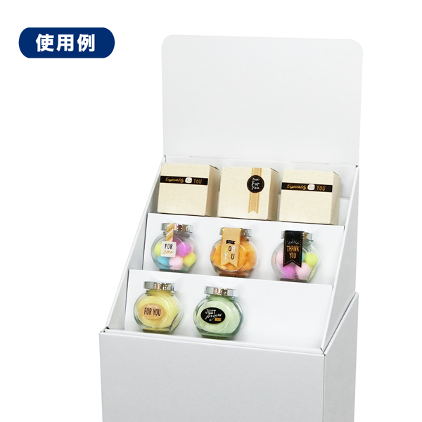 フロアタイプ什器 斜めひな壇3段 W365 D314 H1335